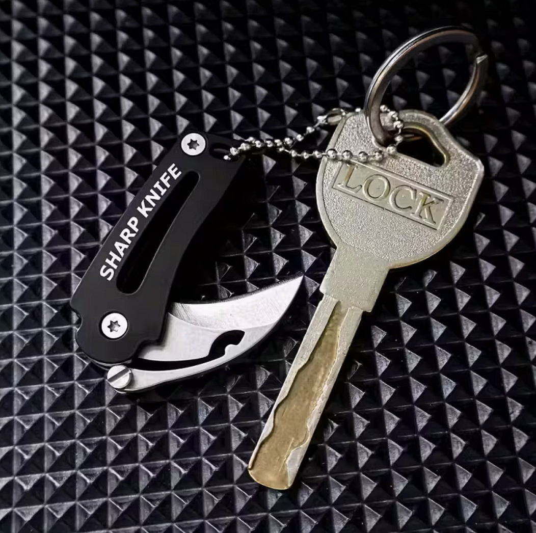 Mini skládací zakřivený nůž na klíče – kompaktní EDC nástroj