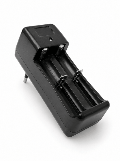 Taktická LED svítilna Black Airsoft sada s bateriemi a nabíječkou